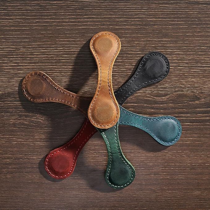 Personalized Magnetic Leather Bookmark, 26 Letters Custom Leather Bookmarks, Handmade, Leather Magnetic Bookmark for Book Lovers Readers Women Kid(Blue，O）